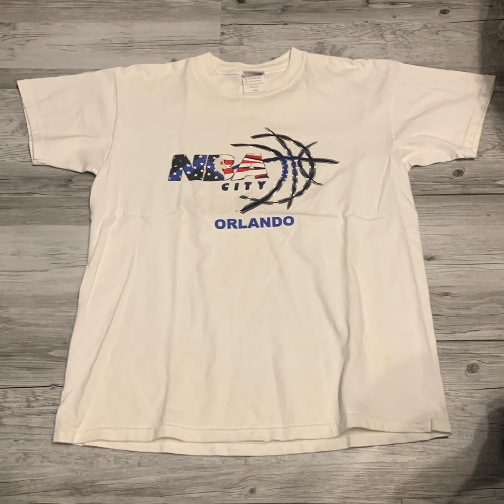 Mens size large nba tee